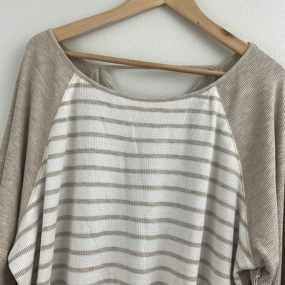 TART REVERSIBLE WHITE AND TAN LONG SLEEVE STRIPE V-NECK BACK SIZE 3X BRAND NEW - Picture 5 of 10